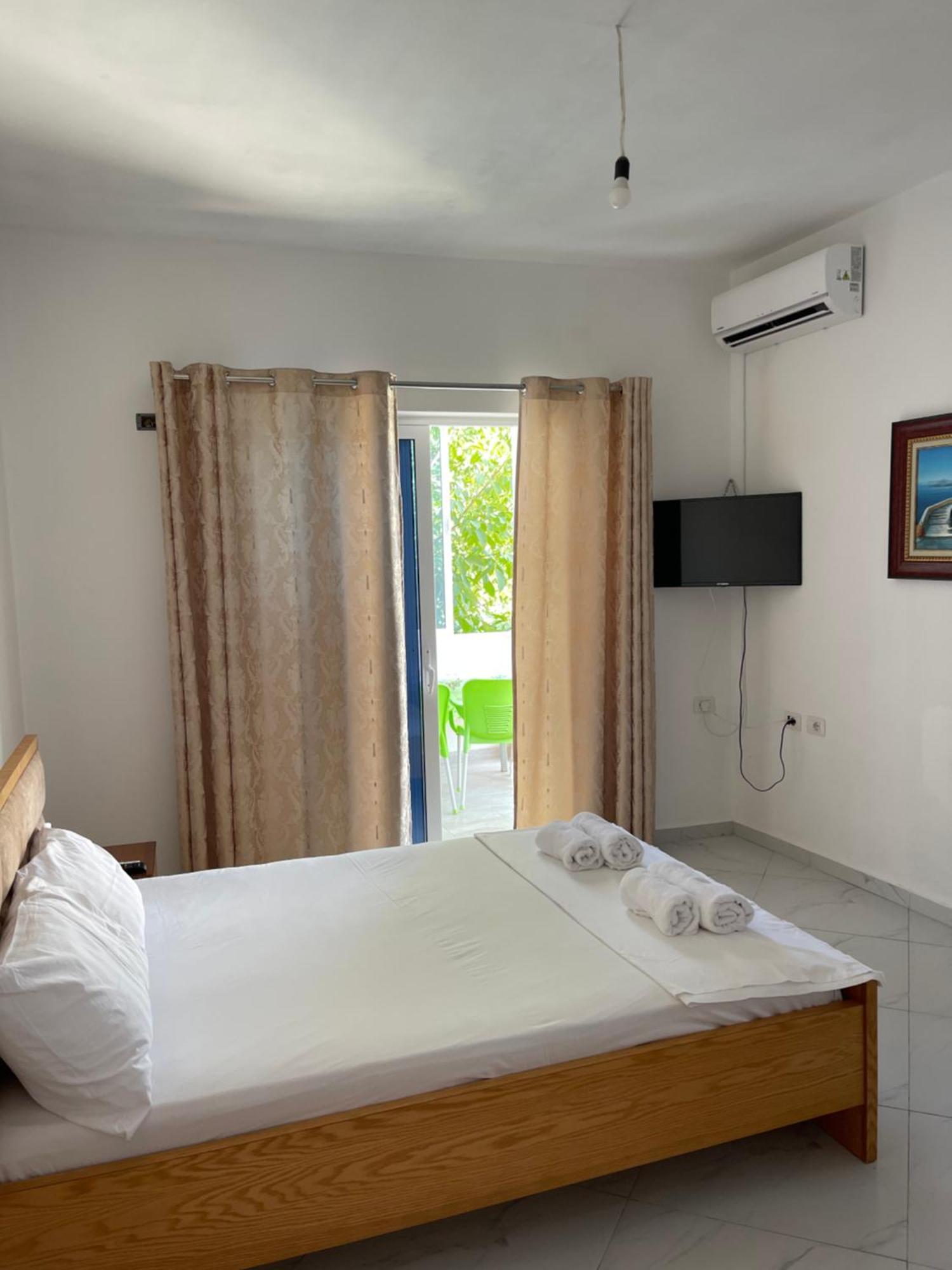 Olympia Guesthouse คซามิล ภายนอก รูปภาพ